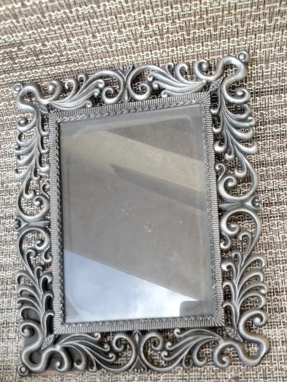 Jennifer Moore,Ornate Silver-Tone Decorative Picture Frame - Elegant Home Accent